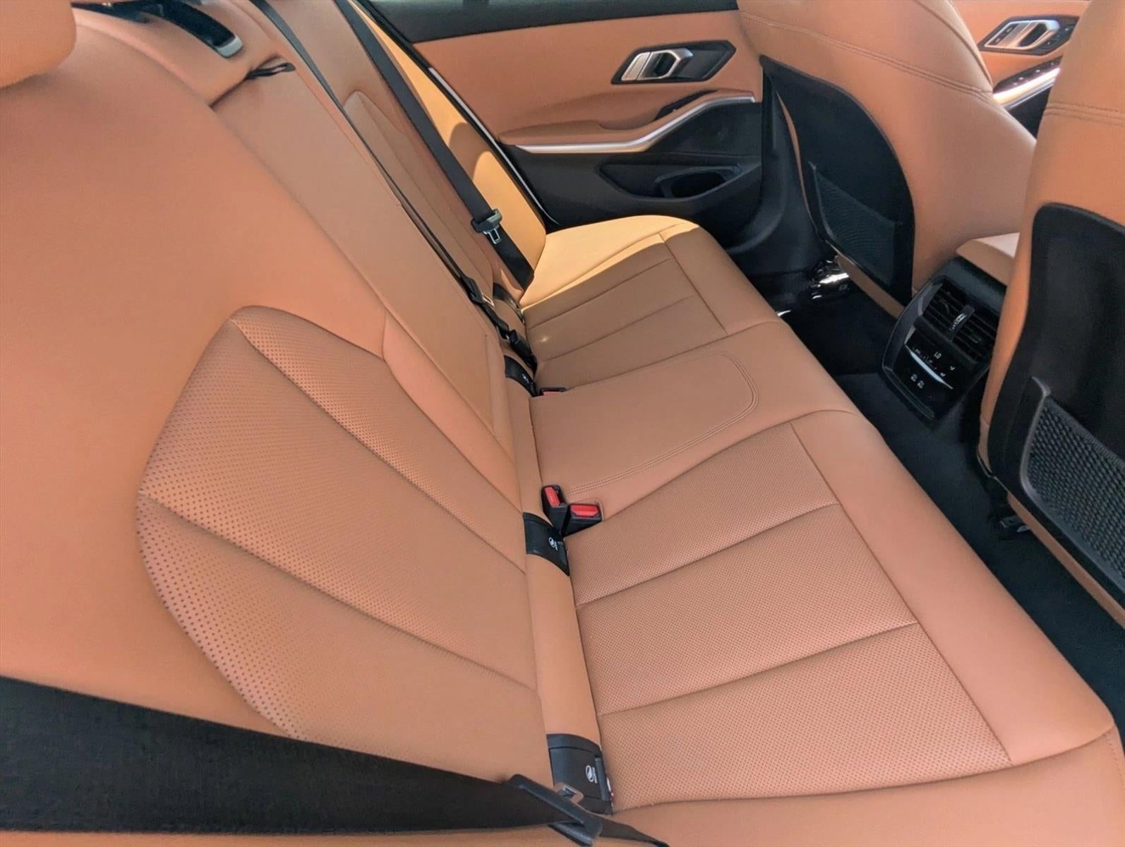 2023 BMW 330i Sedan