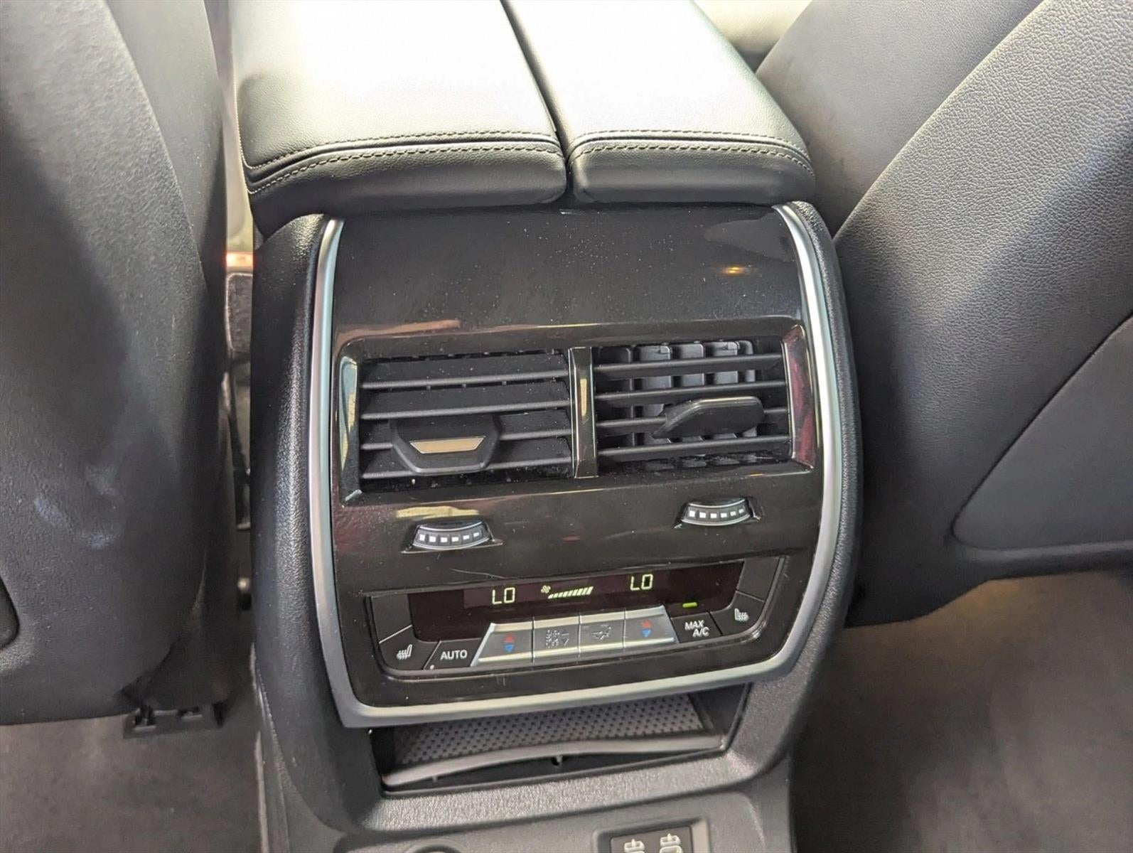 2024 BMW X7 M60i Sports Activity Vehicle