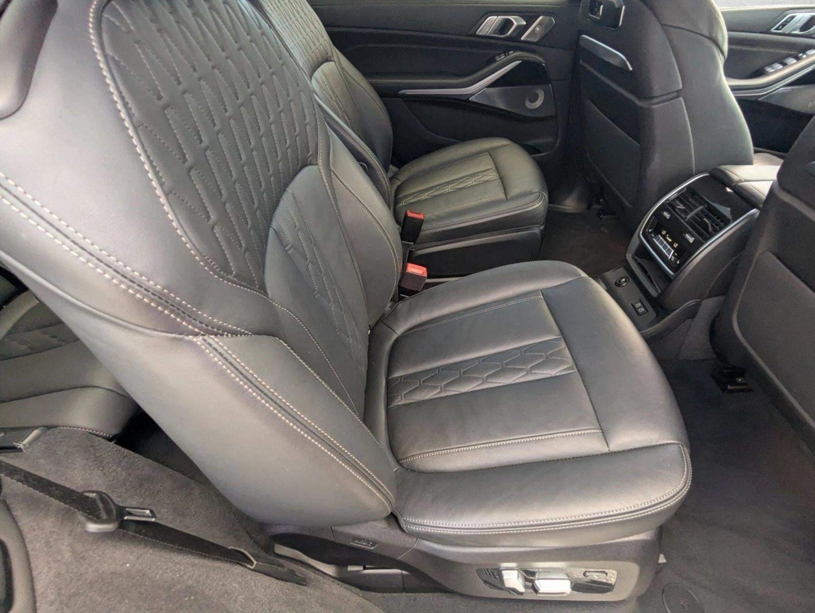 2024 BMW X7 M60i Sports Activity Vehicle