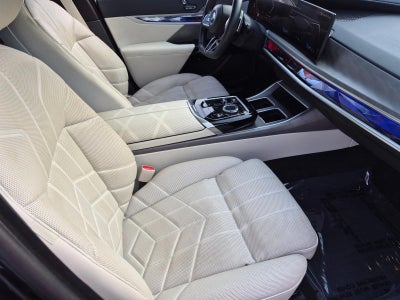 2023 BMW 740i Sedan