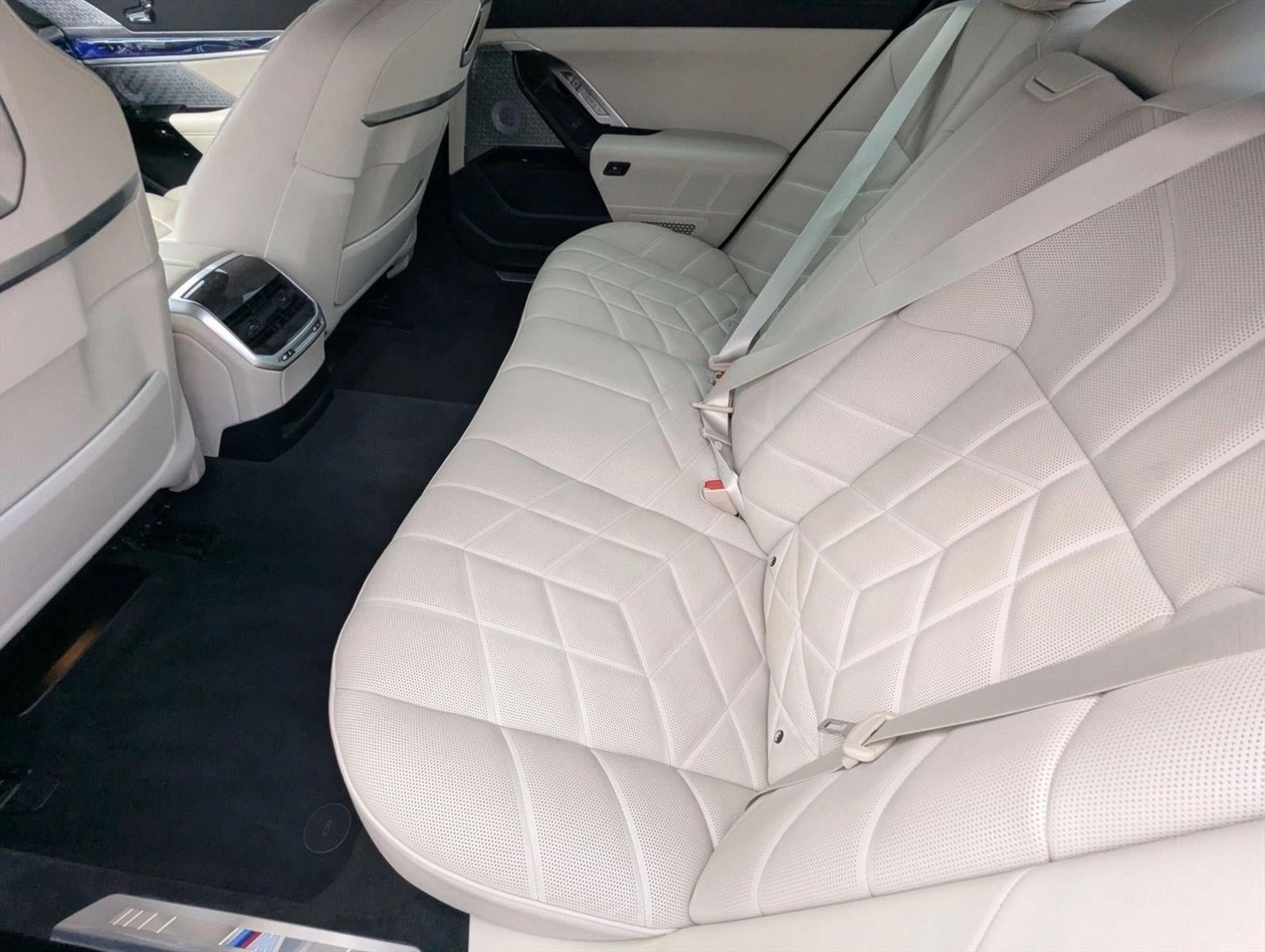 2024 BMW 760i xDrive Sedan