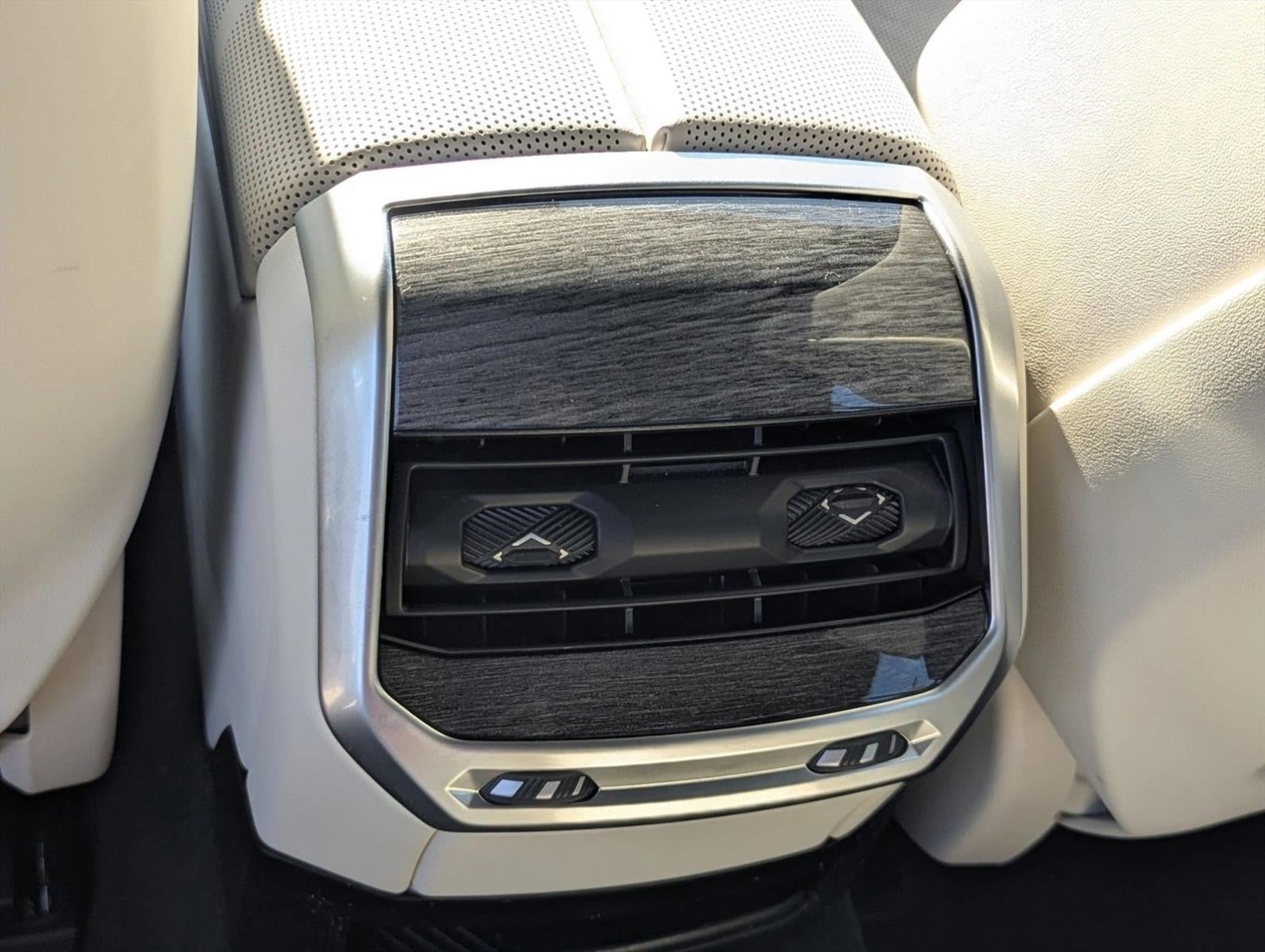 2023 BMW 760i xDrive Sedan