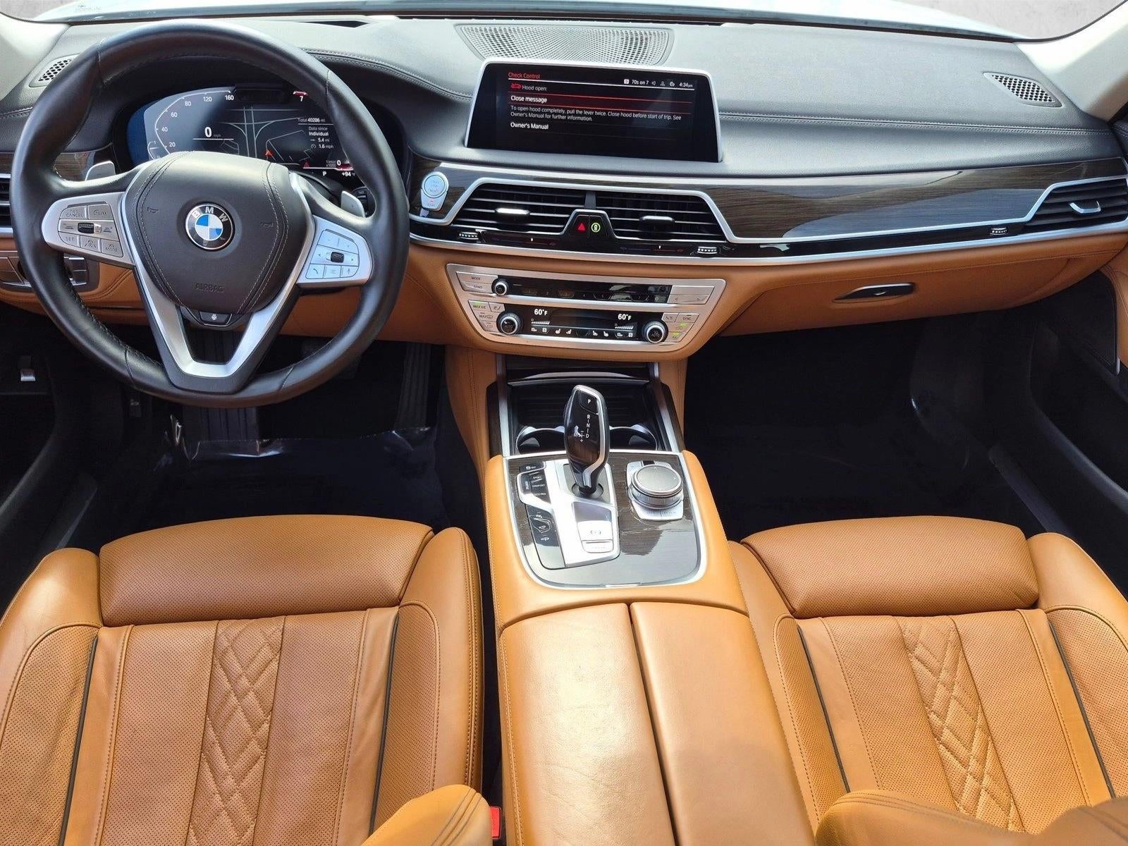 2022 BMW 740i Sedan