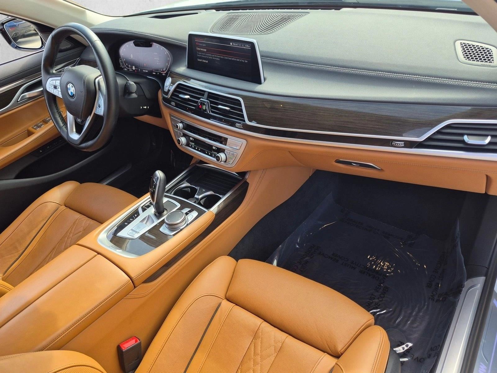 2022 BMW 740i Sedan