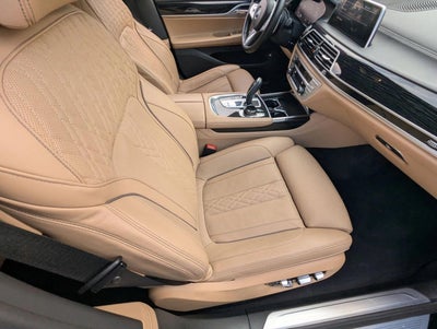 2022 BMW 740i xDrive Sedan