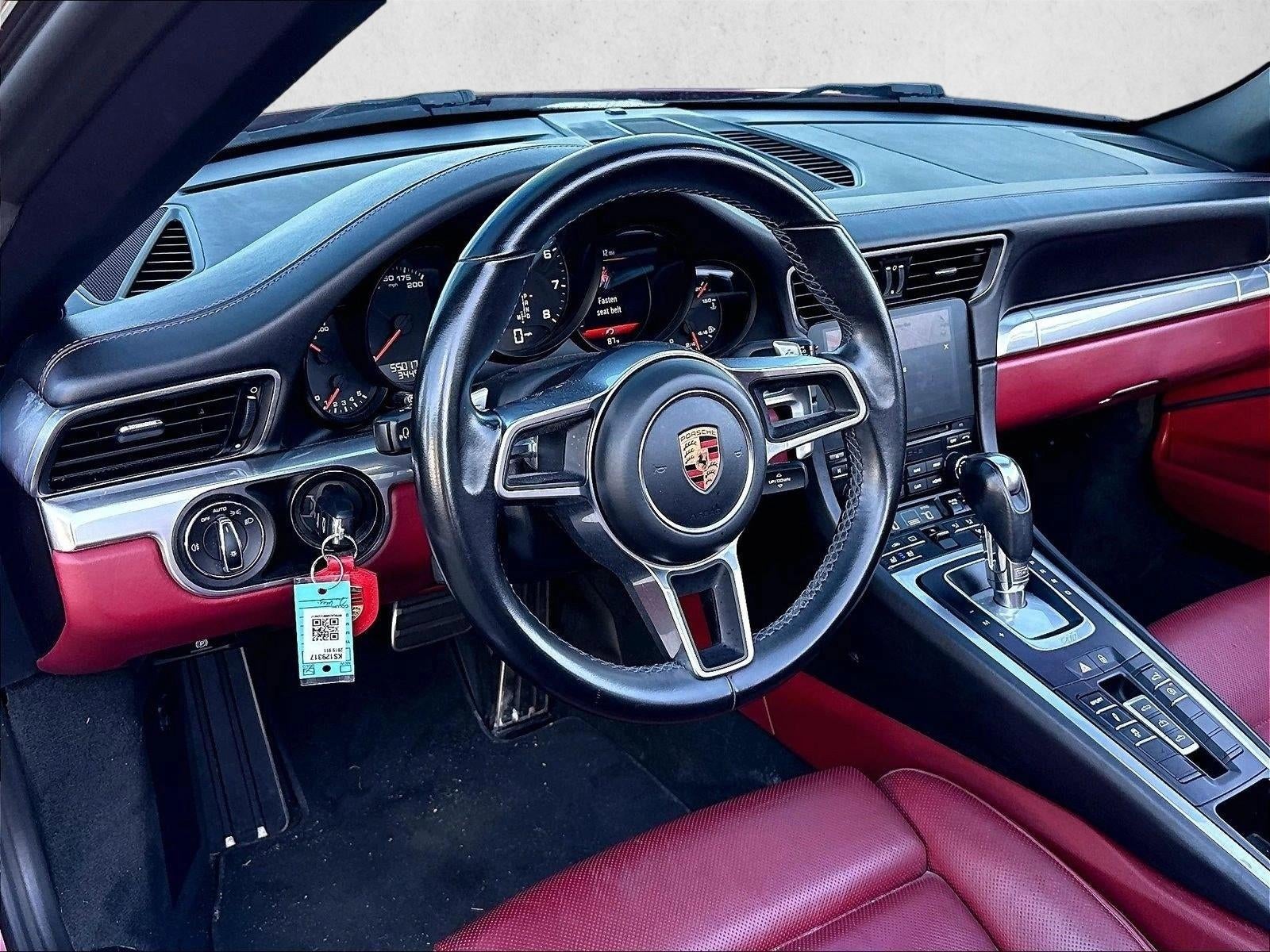2019 Porsche 911 Carrera Cabriolet