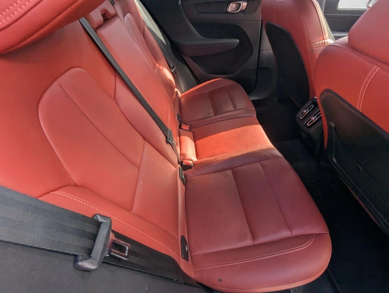 2019 Volvo XC40 T5 AWD Momentum