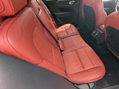 2019 Volvo XC40 T5 AWD Momentum