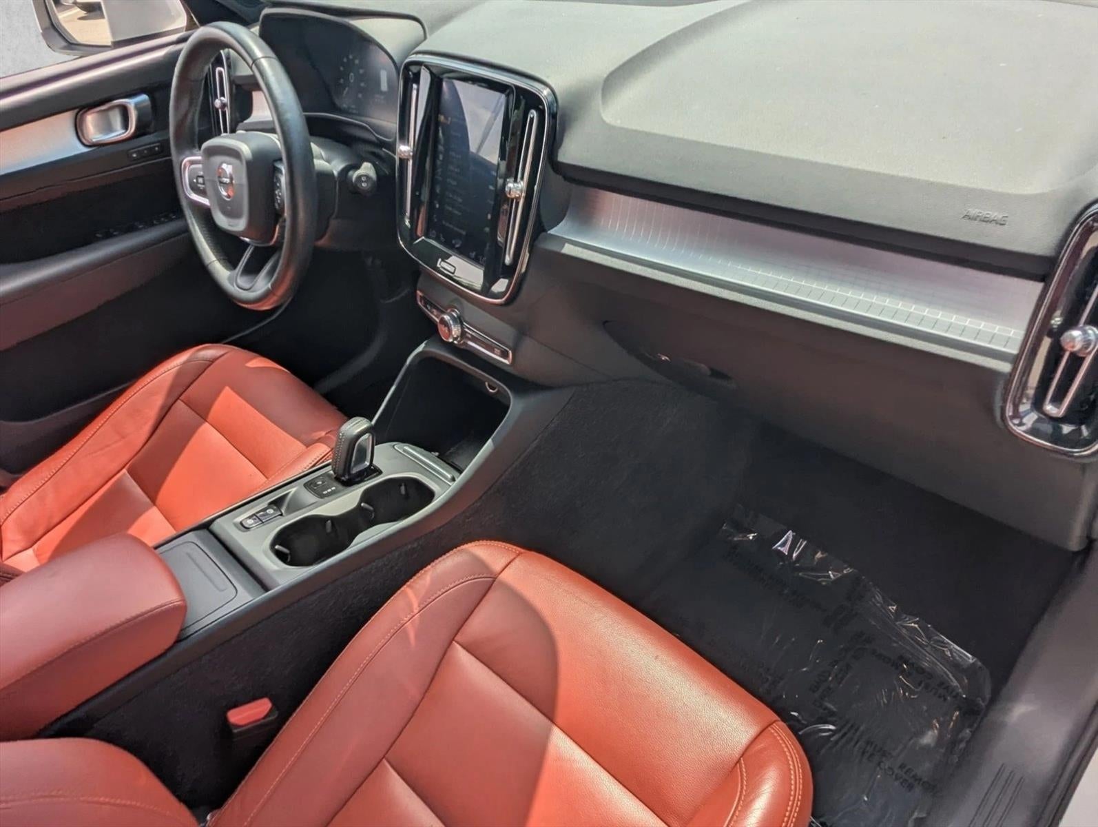 2019 Volvo XC40 T5 AWD Momentum