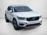 2019 Volvo XC40 T5 AWD Momentum