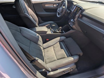 2021 Volvo XC40 T5 AWD R-Design