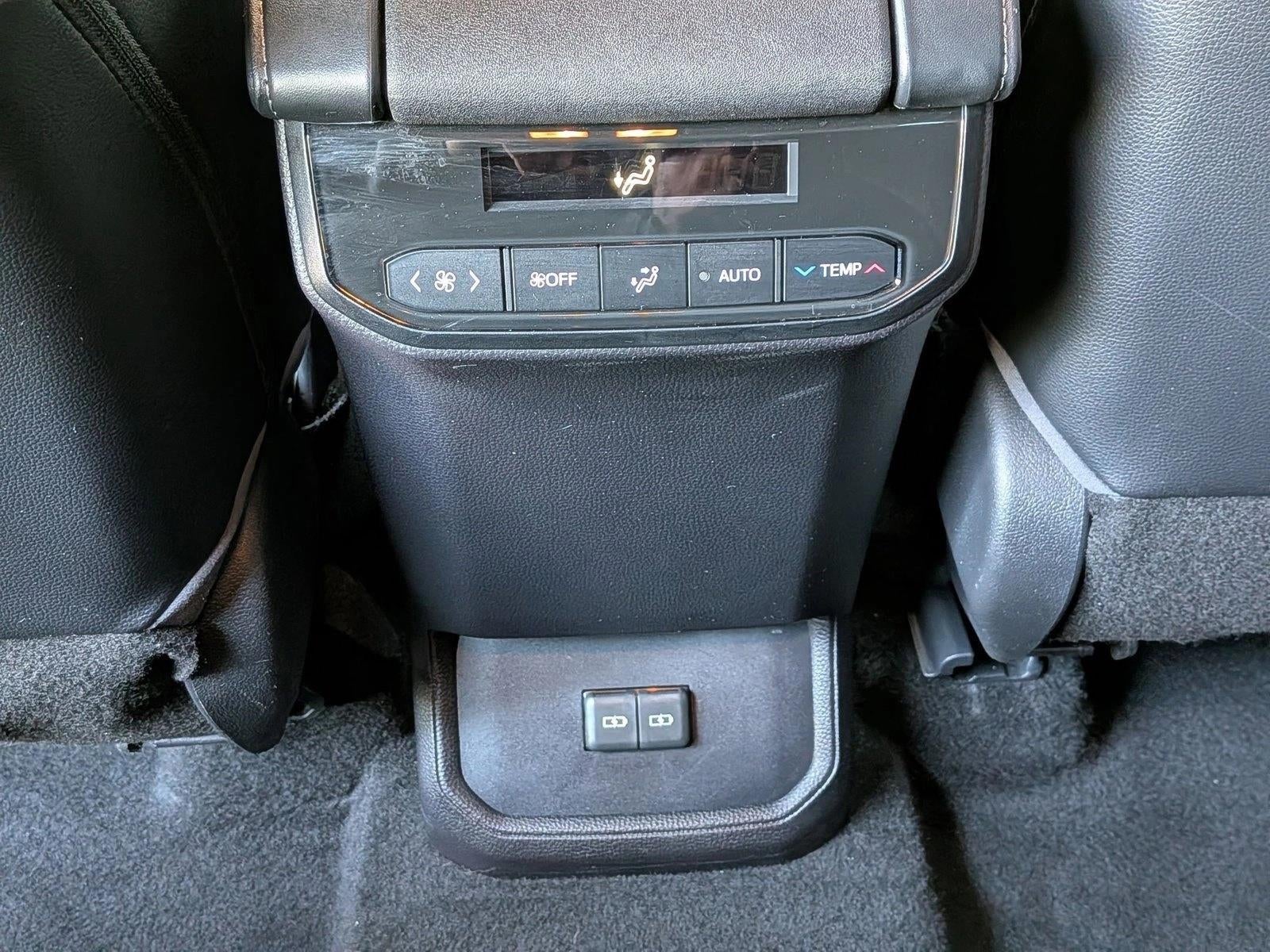 2022 Toyota Highlander XLE FWD (Natl)