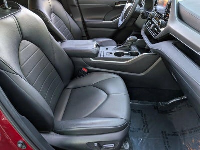 2022 Toyota Highlander XLE FWD (Natl)