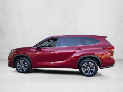 2022 Toyota Highlander XLE FWD (Natl)
