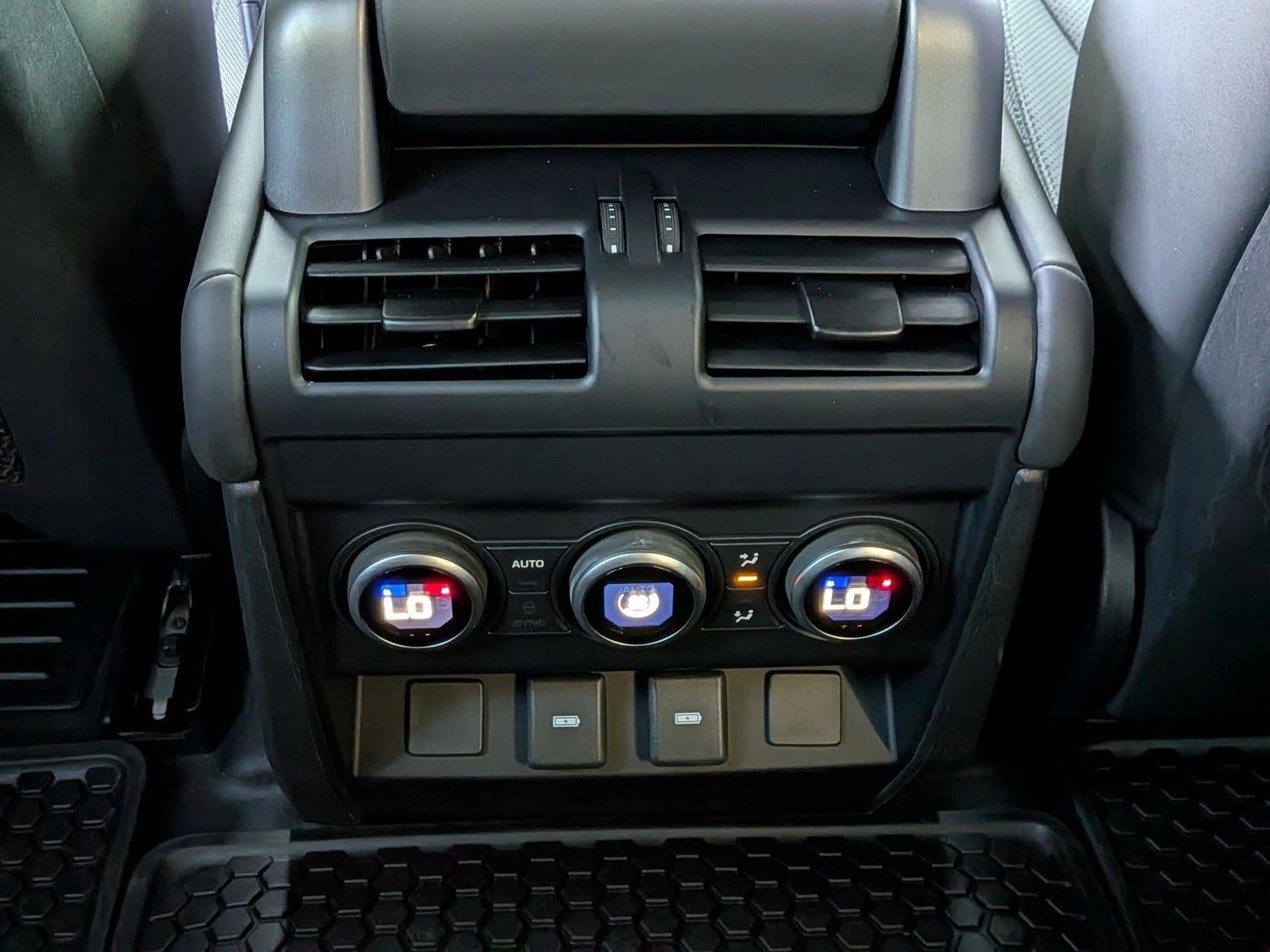 2023 Land Rover Defender 90 X-Dynamic SE AWD