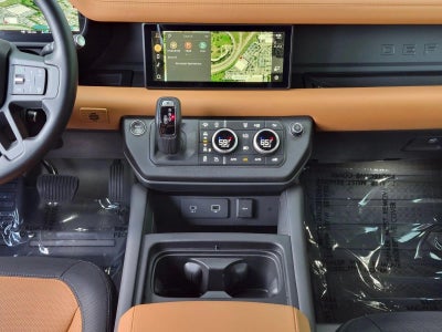 2024 Land Rover Defender 110 P400 X-Dynamic SE