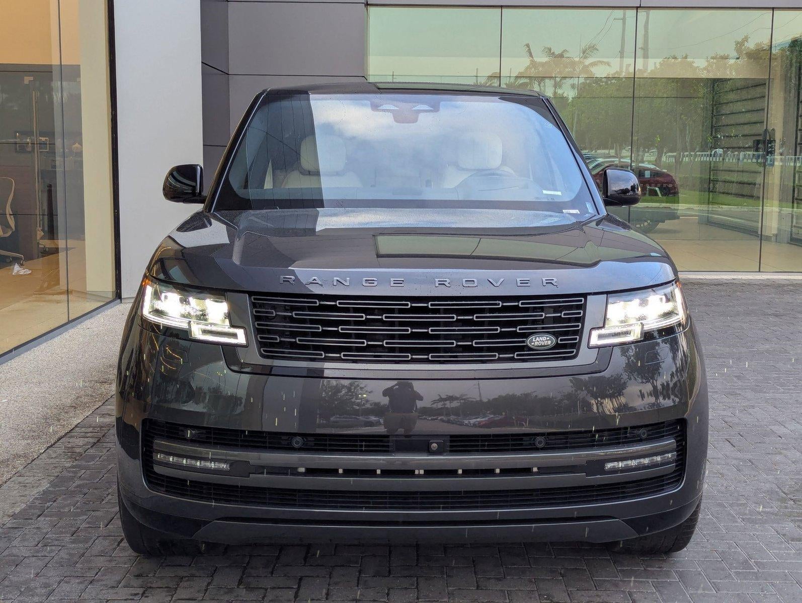 2025 Land Rover Range Rover P530 SE SWB