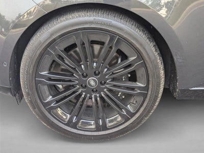 2025 Land Rover Range Rover P530 SE SWB