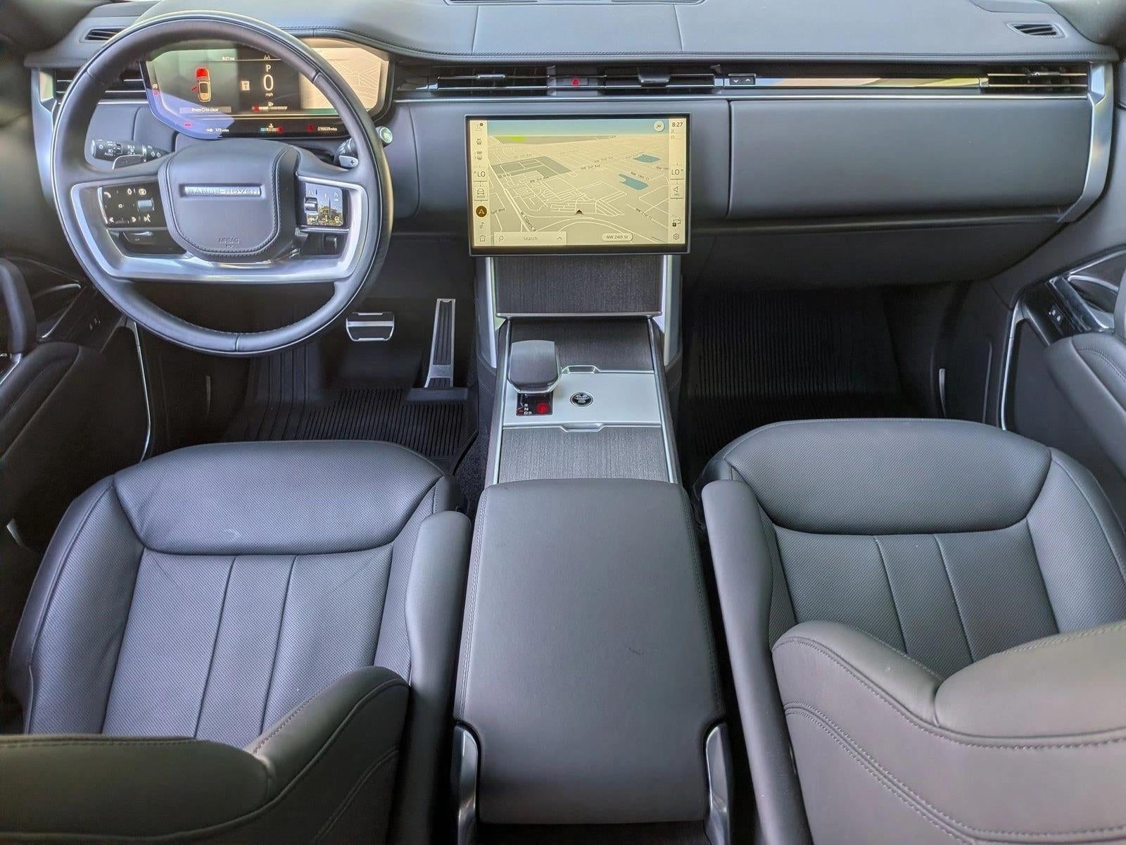 2025 Land Rover Range Rover P530 SE SWB
