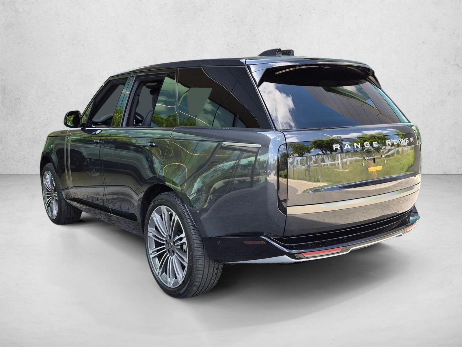 2025 Land Rover Range Rover P400 SE SWB