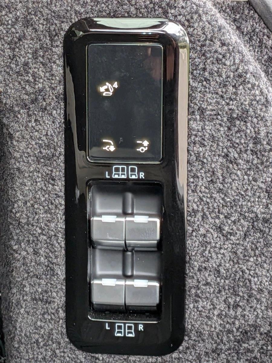 2023 Land Rover Range Rover P530 SE LWB 7 Seat