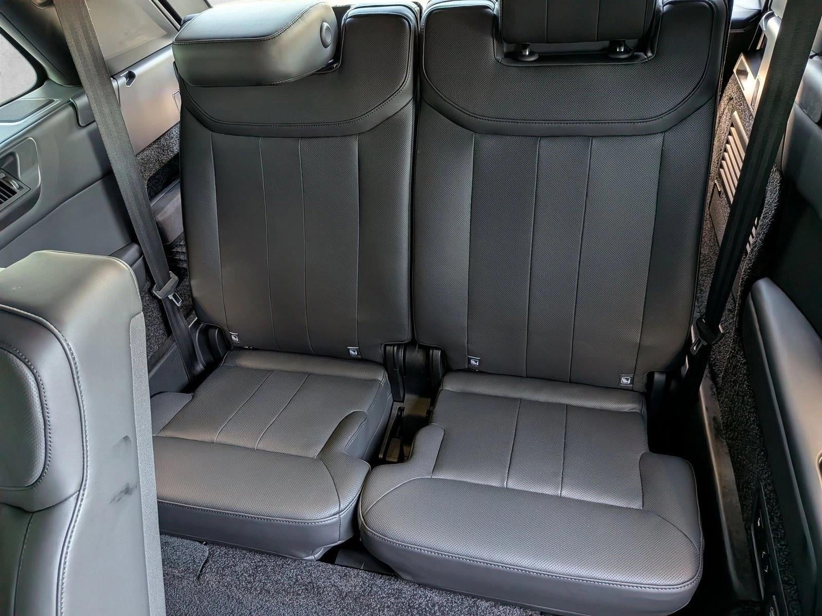 2025 Land Rover Range Rover P400 SE LWB 7 Seat