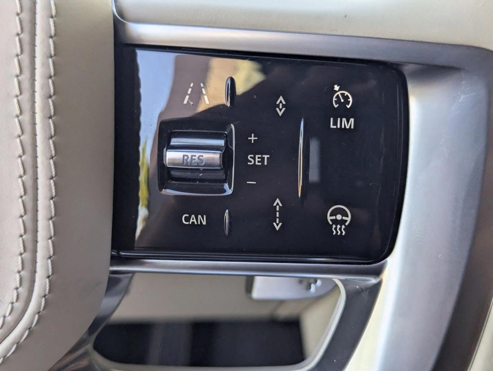 2023 Land Rover Range Rover P400 SE LWB 7 Seat