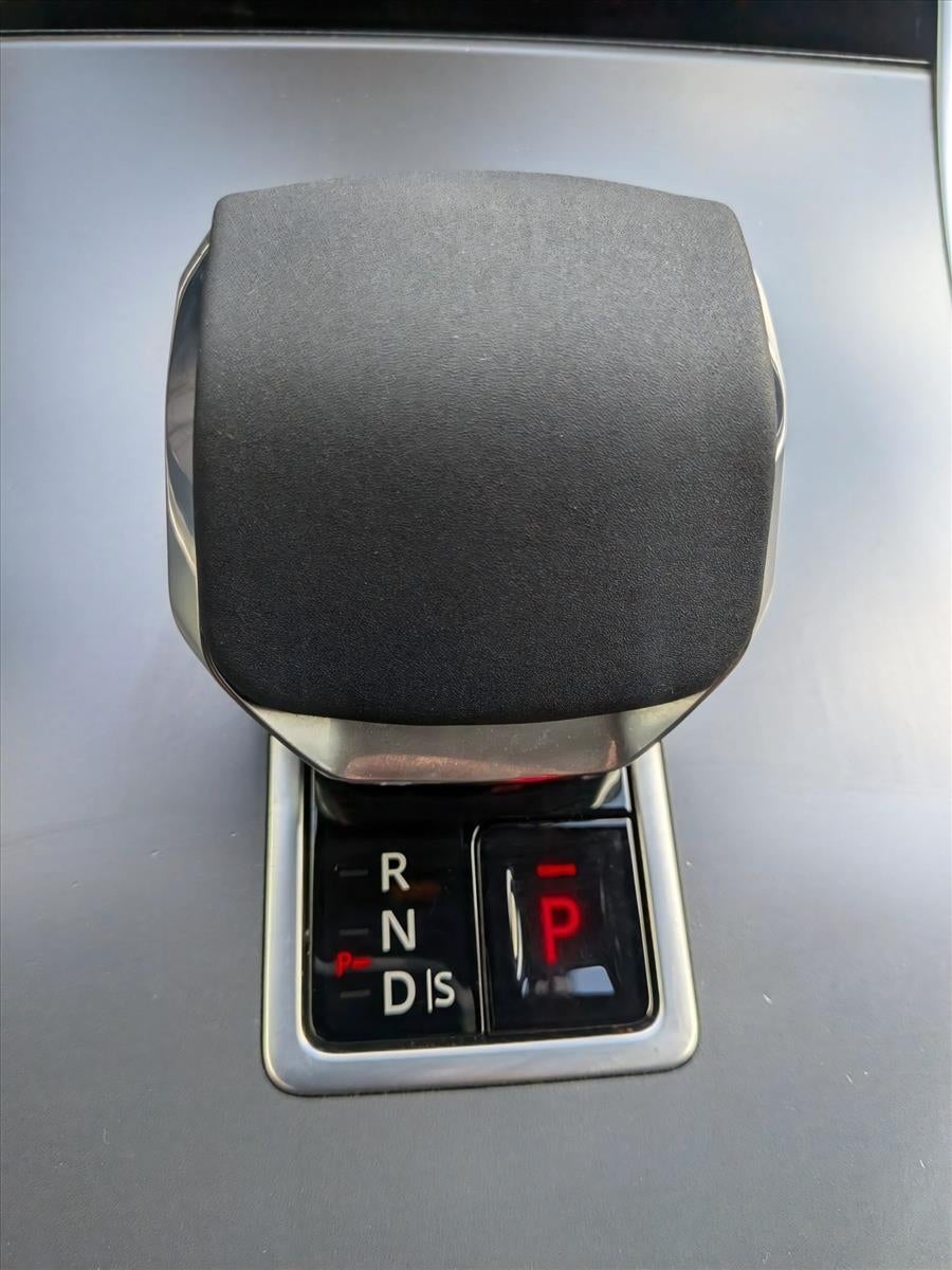 2025 Land Rover Range Rover Velar P250 Dynamic SE