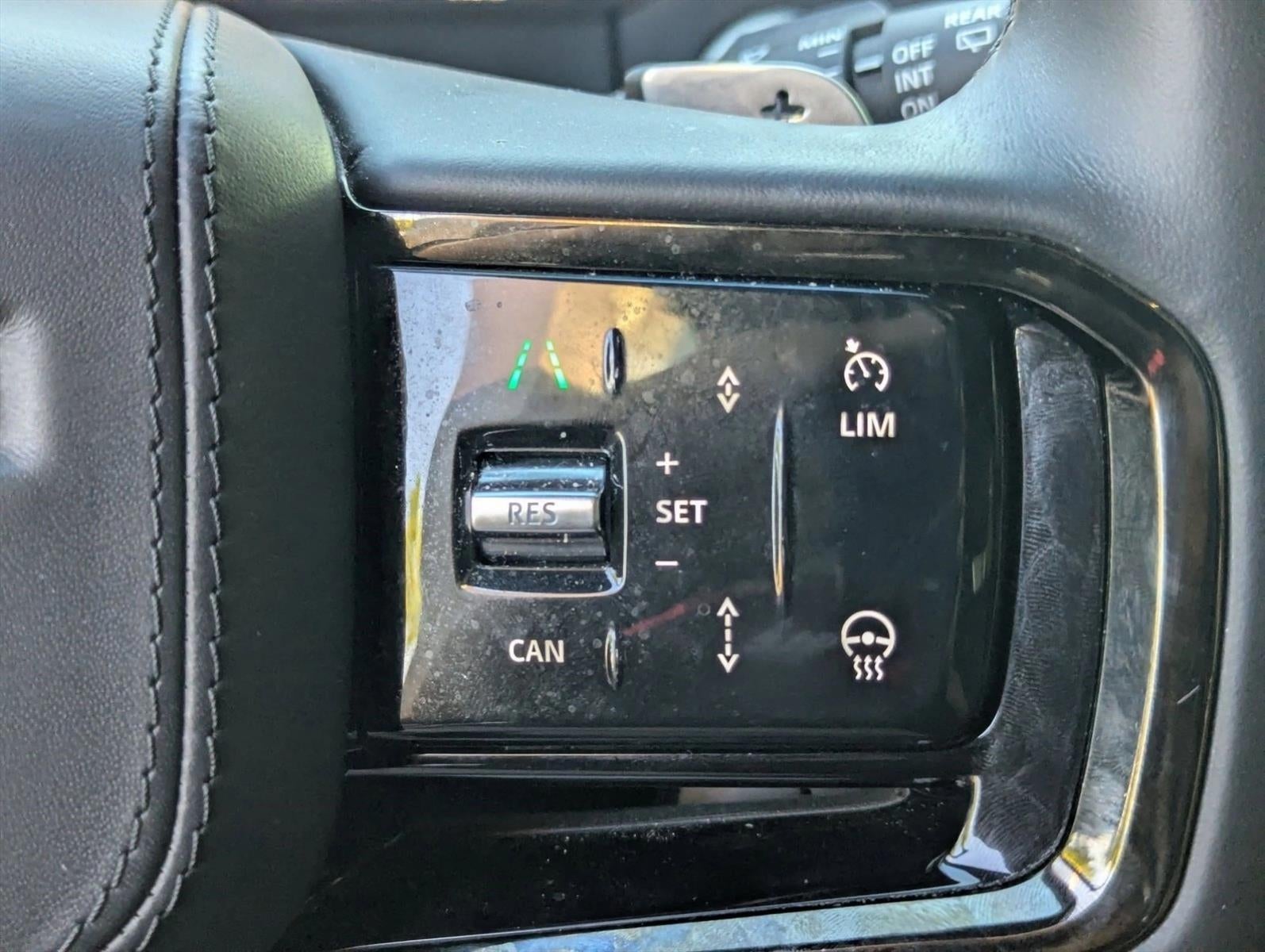 2025 Land Rover Range Rover Velar P250 Dynamic SE