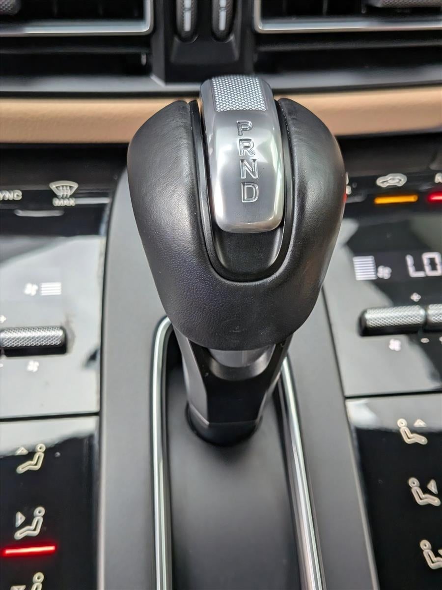 2023 Porsche Macan AWD