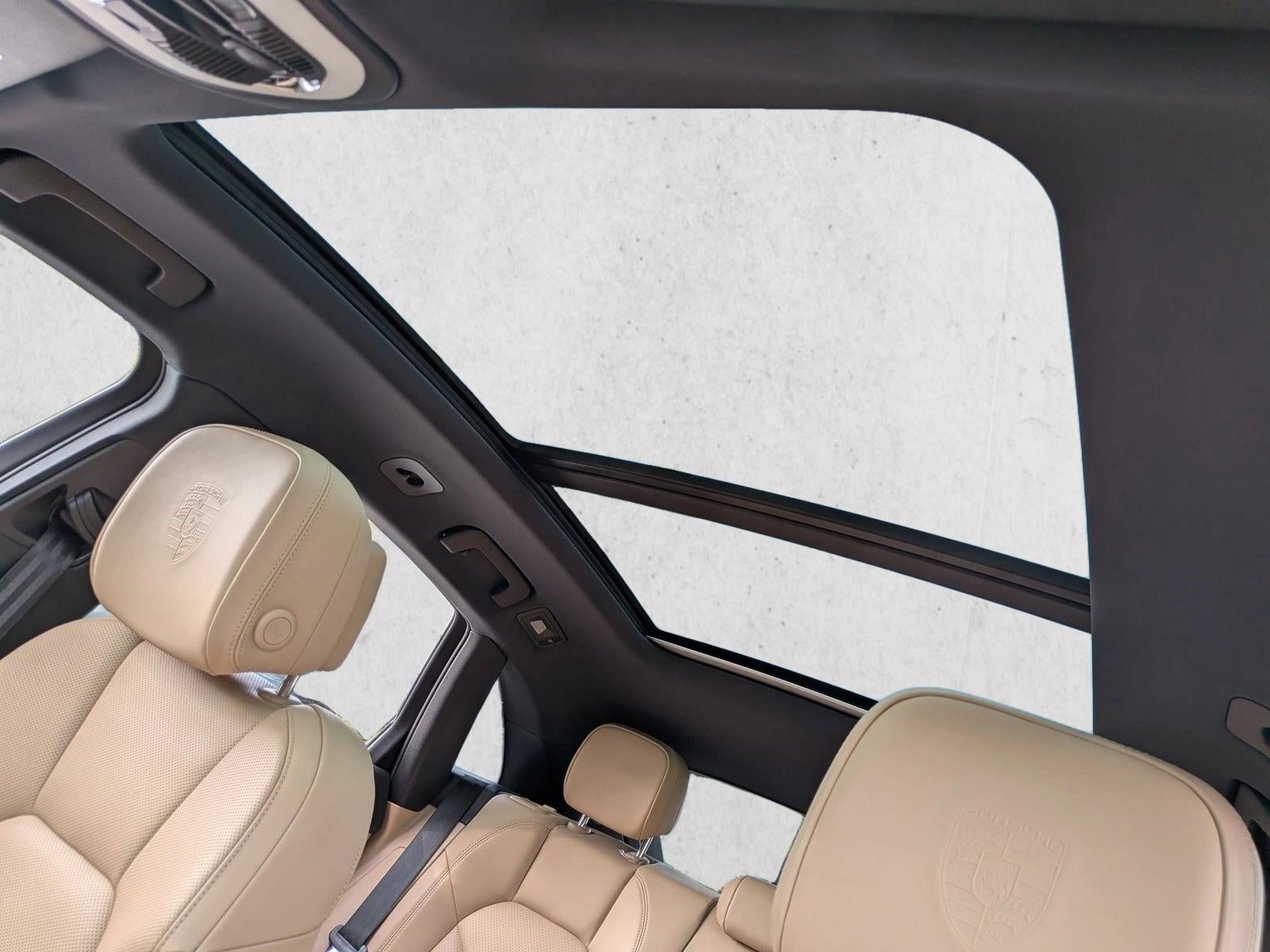 2023 Porsche Macan AWD