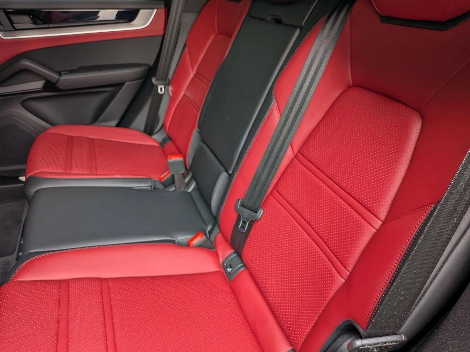 2024 Porsche Cayenne AWD