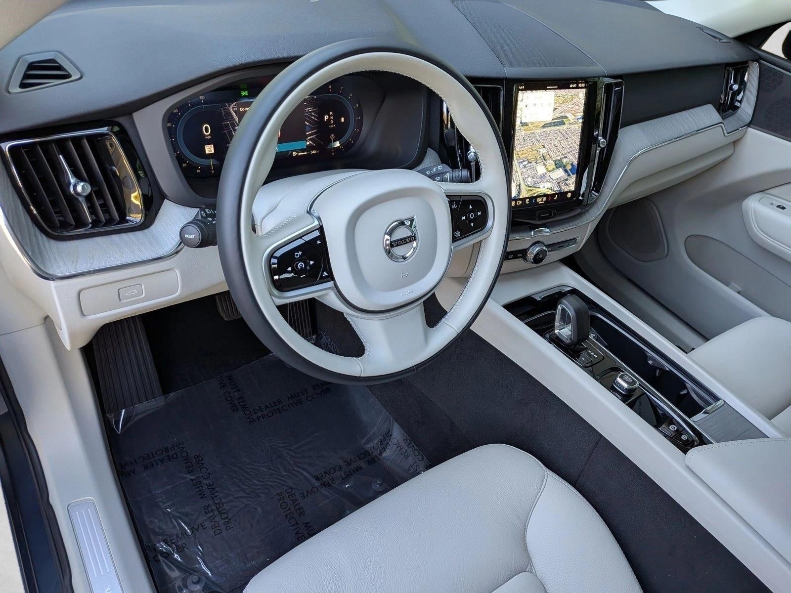 2025 Volvo XC60 B5 AWD Plus