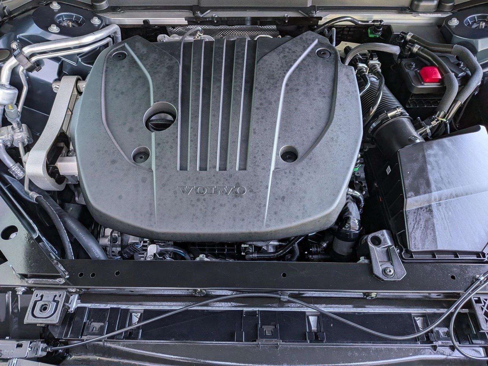 2025 Volvo XC60 B5 AWD Plus