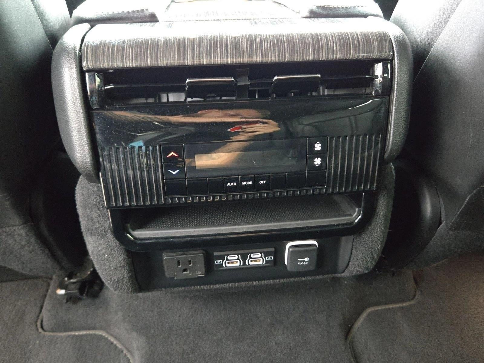 2022 Jeep Wagoneer Series II 4x2