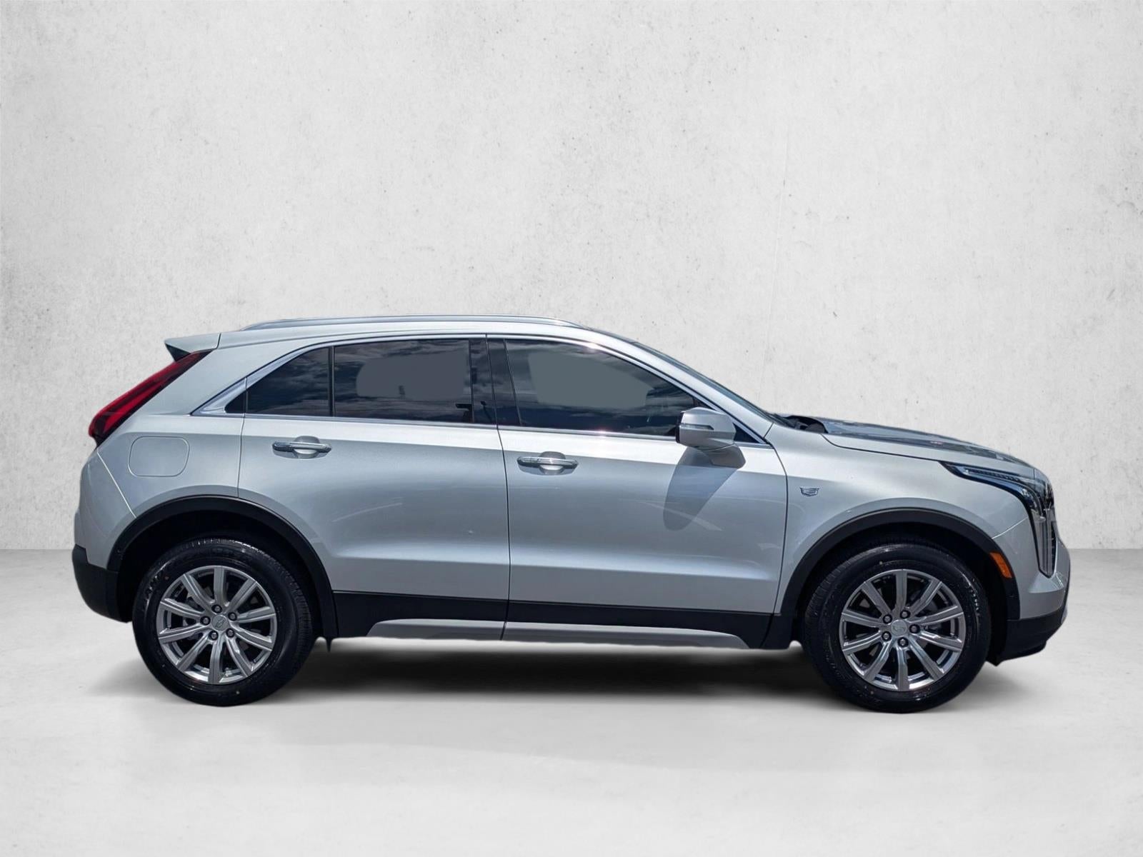 2022 Cadillac XT4 FWD 4dr Premium Luxury