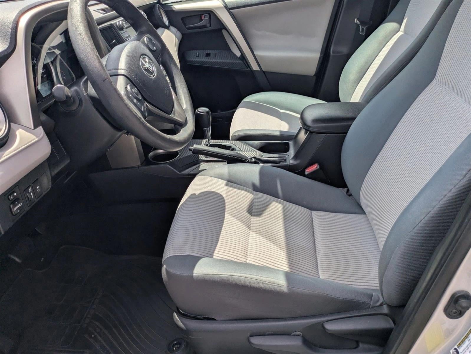 2015 Toyota RAV4 FWD 4dr LE (GS)