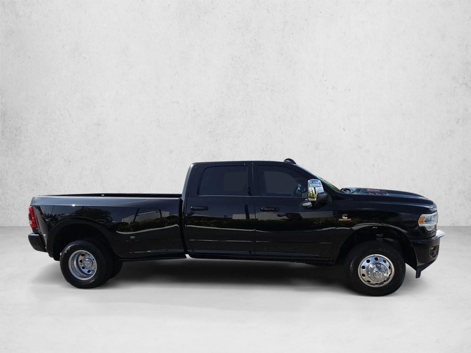 2024 RAM 3500 Laramie 4x4 Crew Cab 8' Box