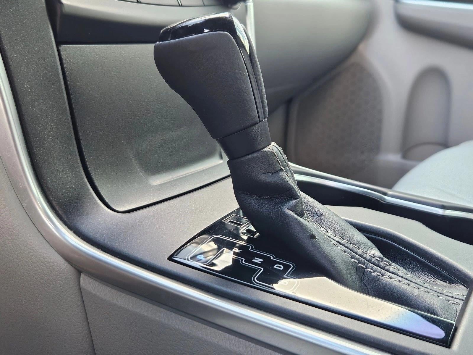 2017 Toyota Camry Hybrid XLE CVT (Natl)