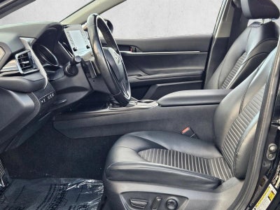 2022 Toyota Camry SE Auto (SE)