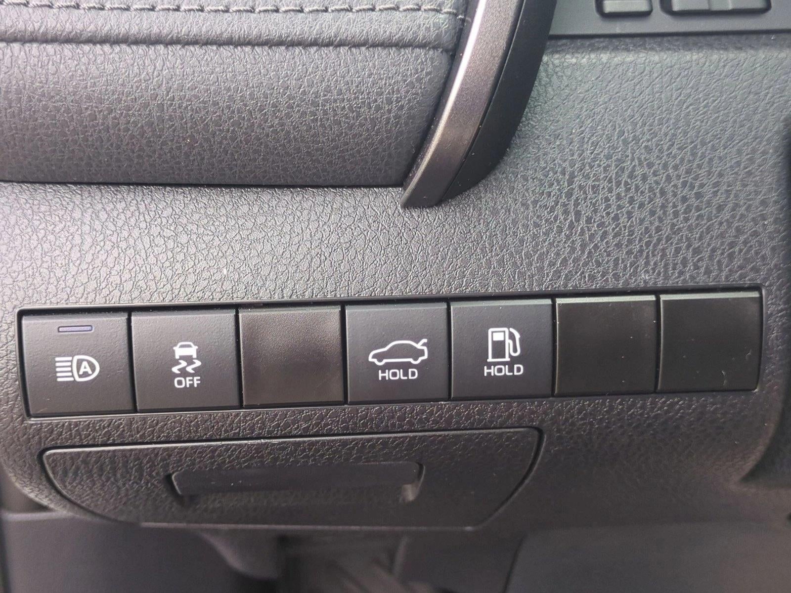 2022 Toyota Camry Hybrid LE CVT (Natl)