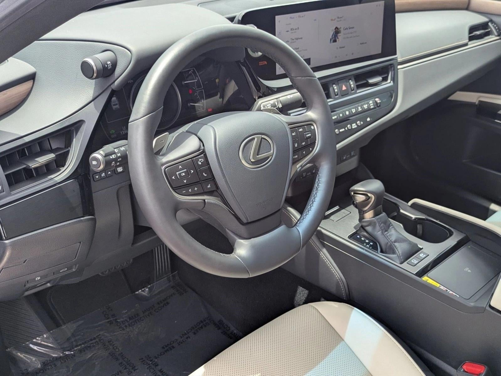 2025 Lexus ES 300h FWD
