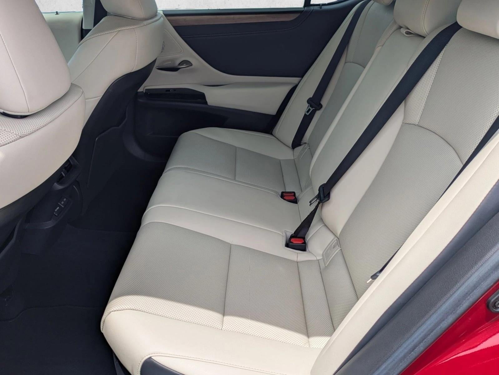 2025 Lexus ES 300h FWD