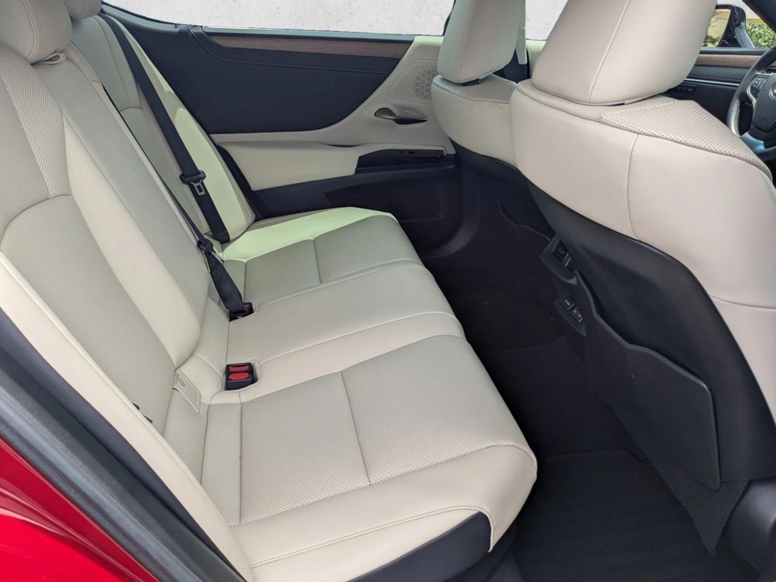 2025 Lexus ES 300h FWD