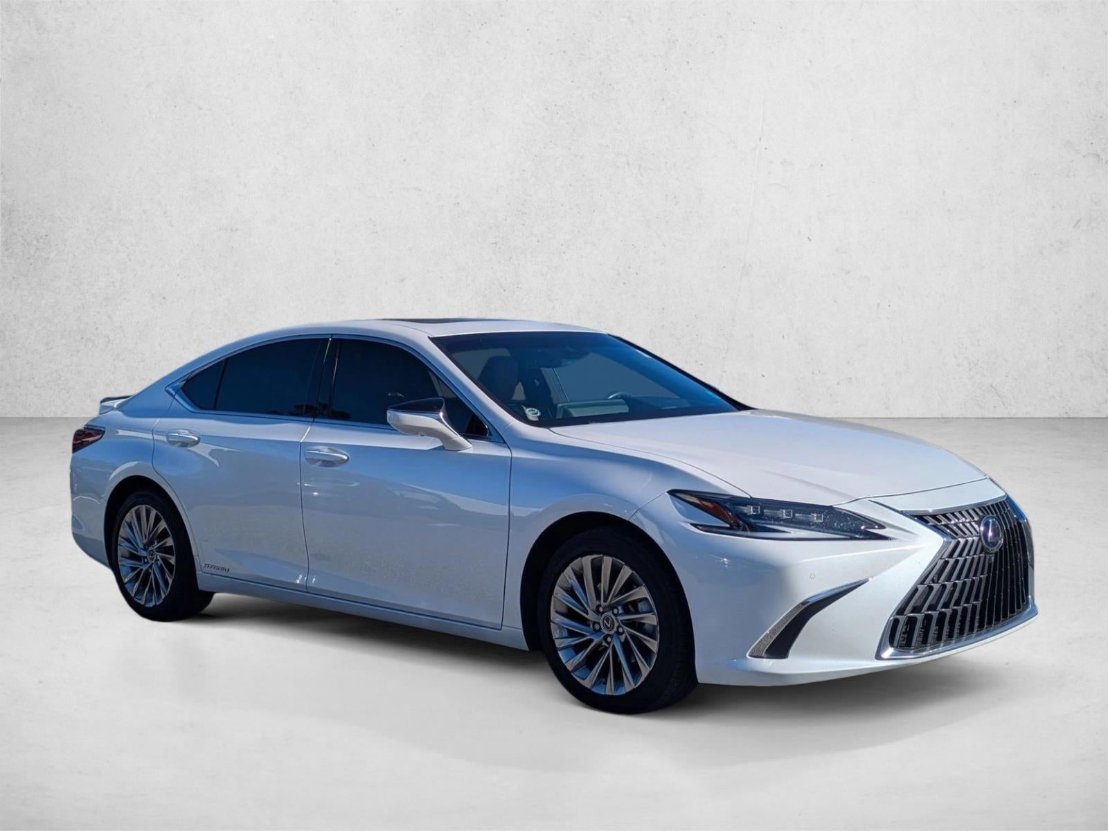 2022 Lexus ES 300h Ultra Luxury FWD