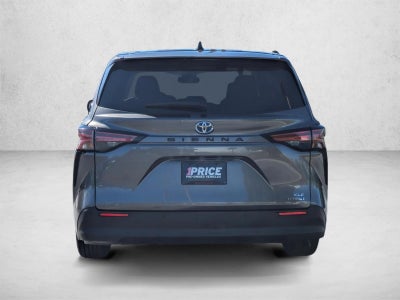 2022 Toyota Sienna XLE FWD 8-Passenger (Natl)