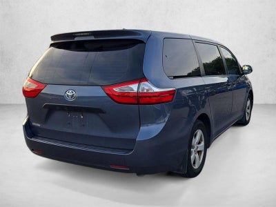 2017 Toyota Sienna L FWD 7-Passenger (Natl)