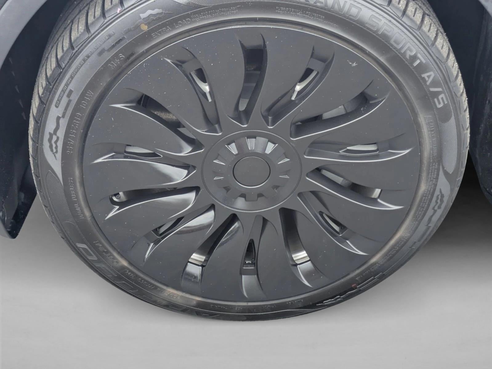 2024 Tesla Model Y Long Range AWD