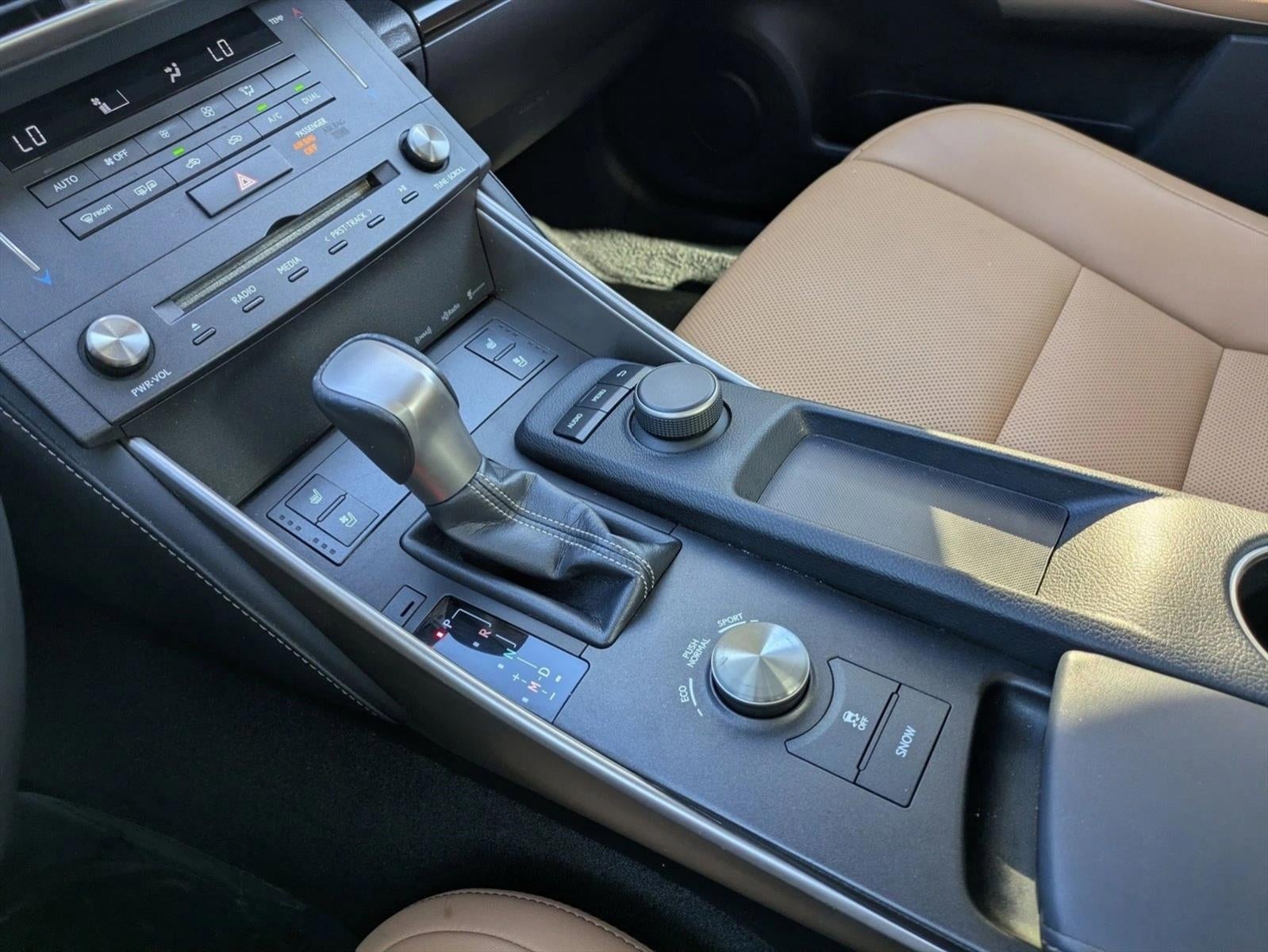 2016 Lexus IS Turbo 4dr Sdn