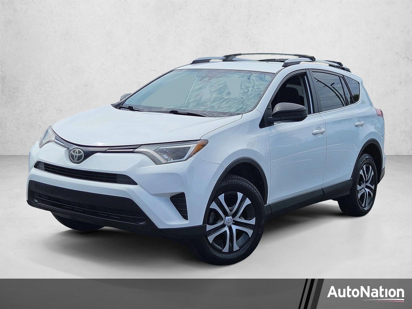 2017 Toyota RAV4 LE FWD (GS)